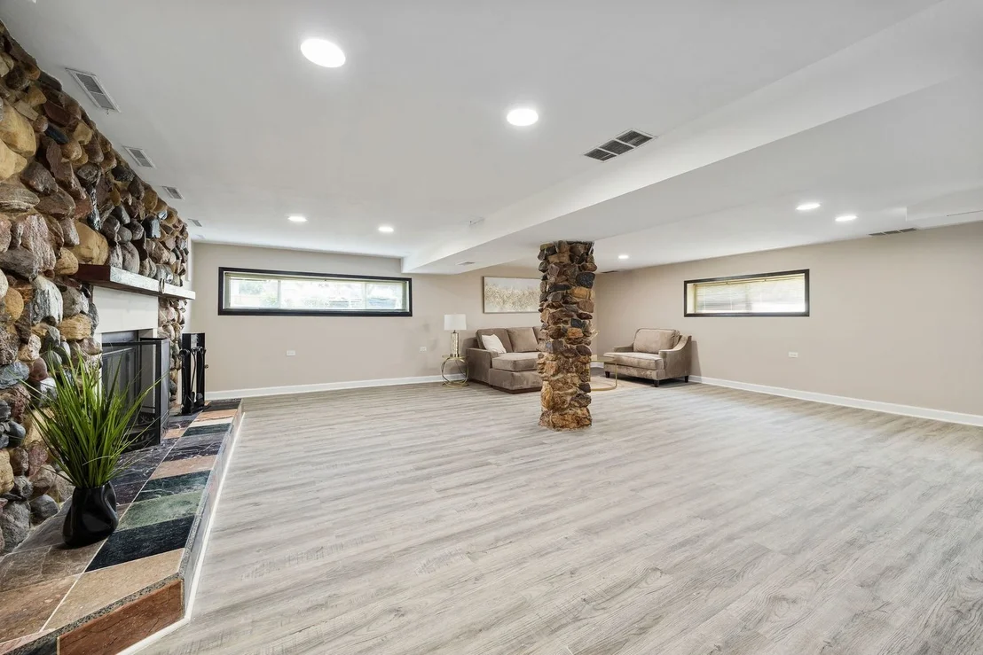 Photo of 564 W Harrison Road