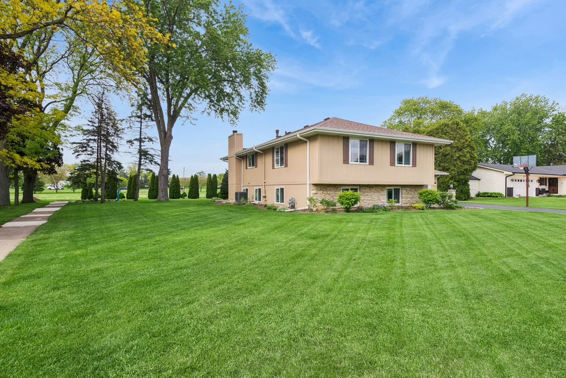 Photo of 2481 Chatham Road