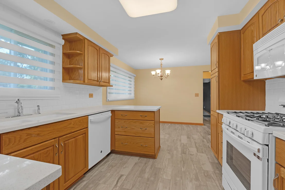 Photo of 864 PINEHURST Lane