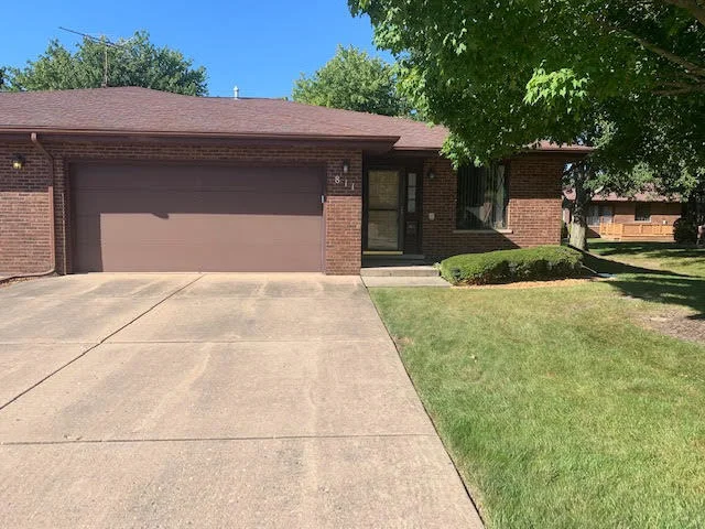 Photo of 811 Shagbark Road