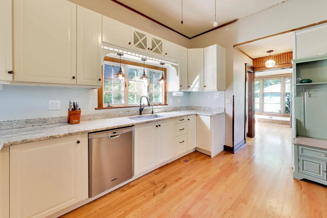 Photo of 582 PARK Street