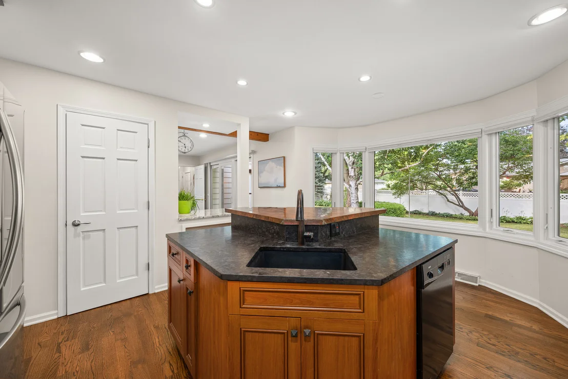Photo of 301 Willow Lane