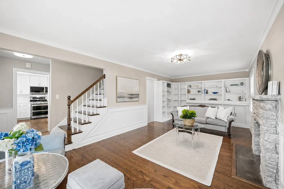 Photo of 586 Earl Drive