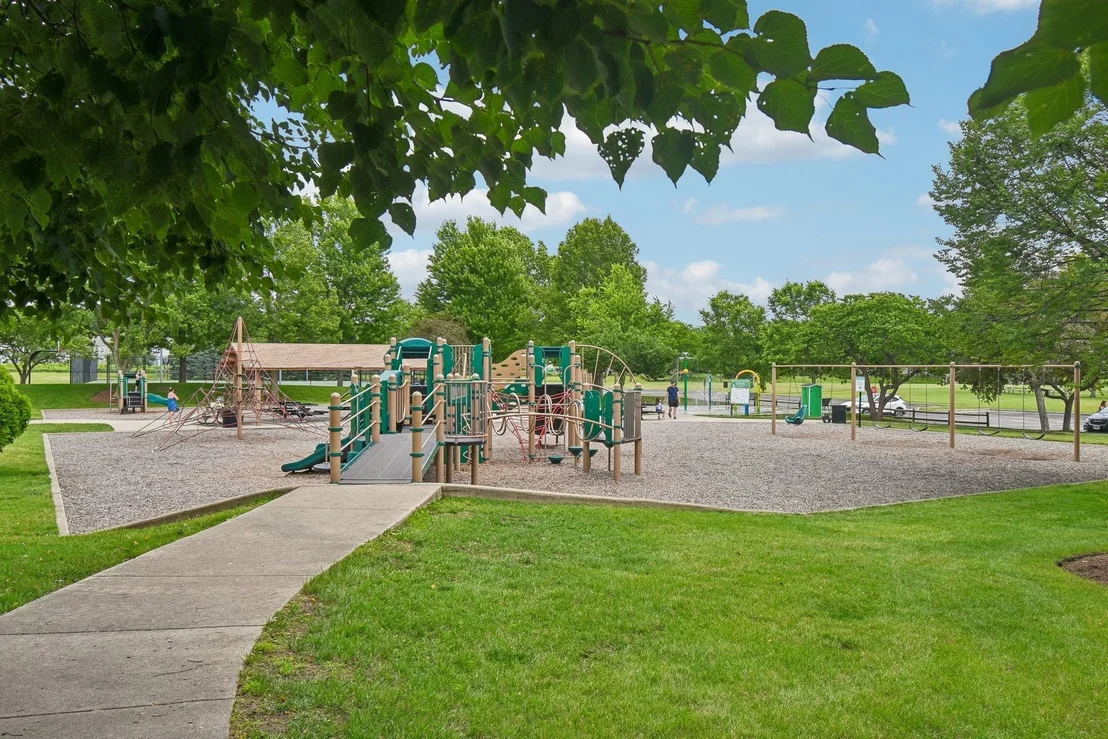 Photo of 2011 Glenmoor Drive
