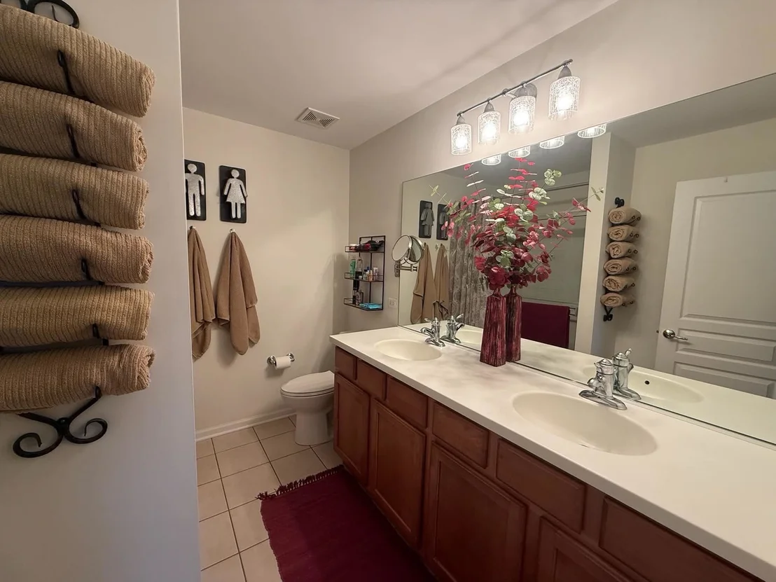 Photo of 995 Reserve Drive