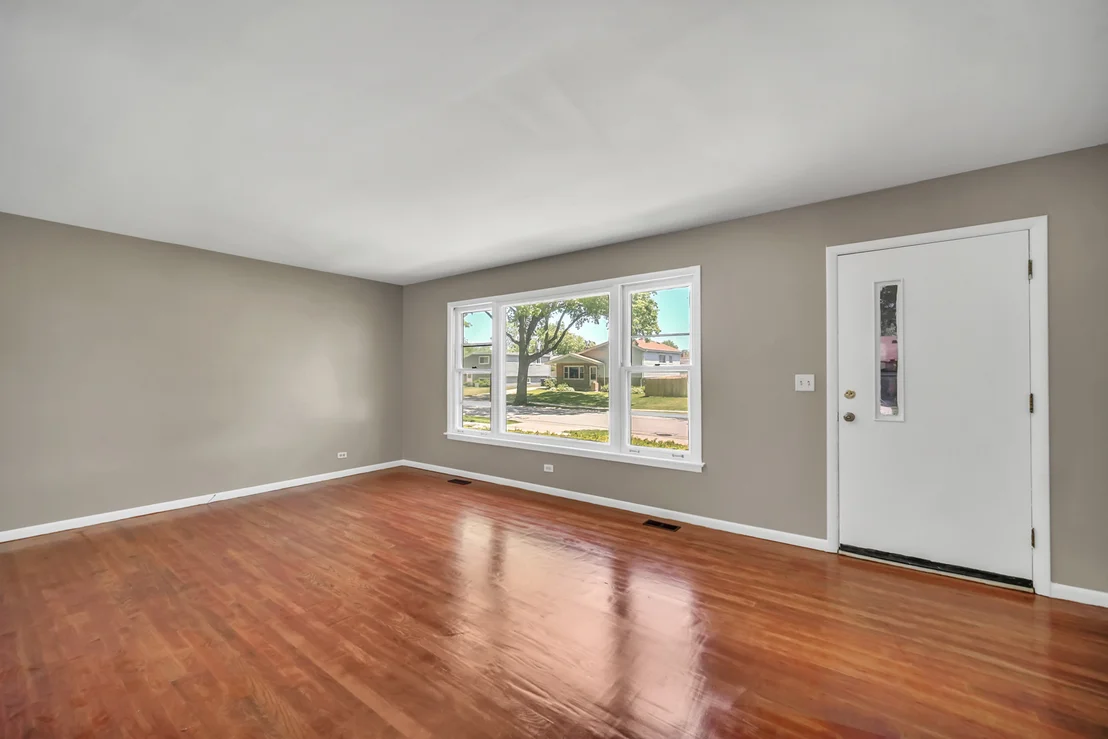 Photo of 10 N ADAMS Drive