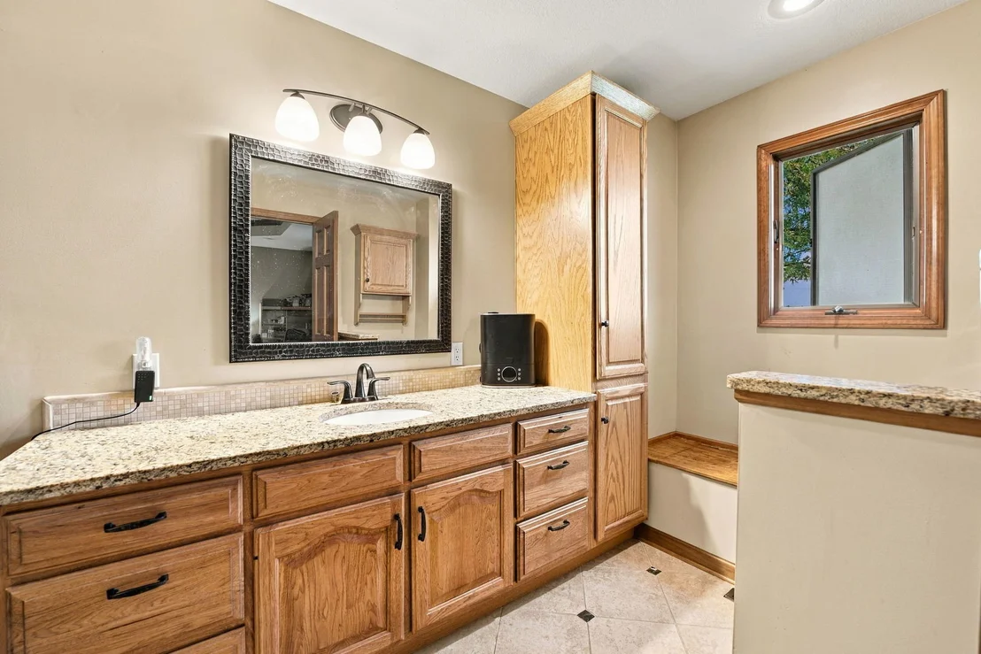 Photo of 1222 Vantage Lane