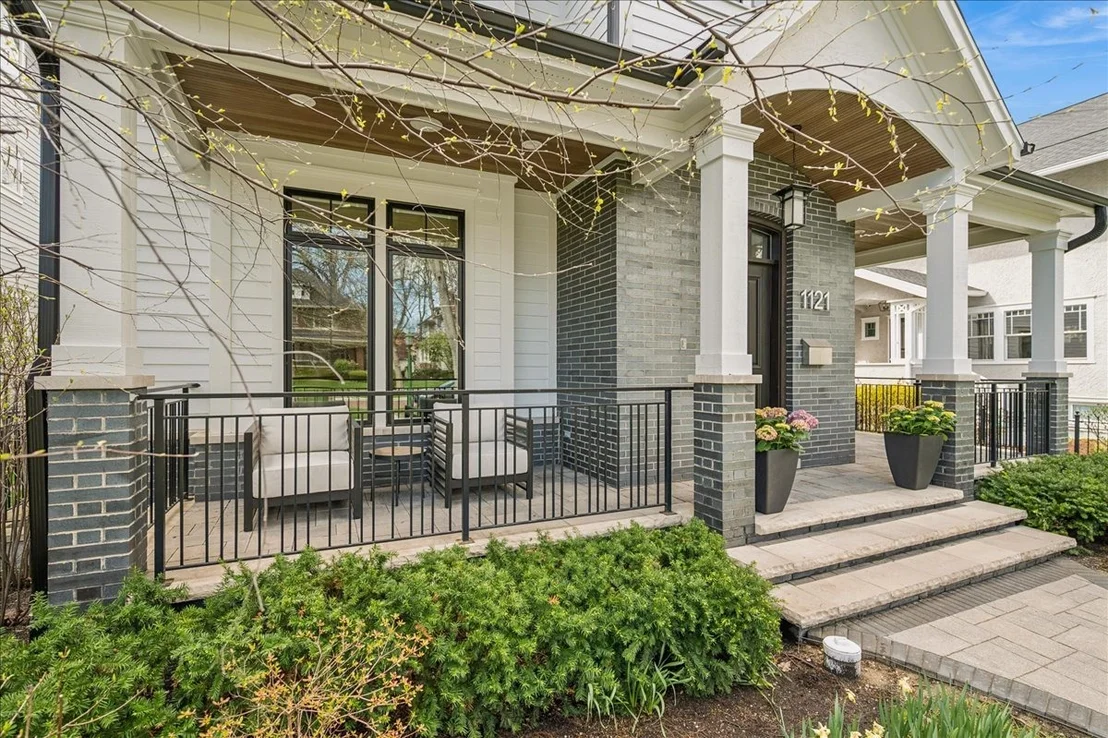 Photo of 1121 Forest Avenue