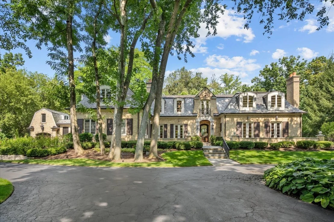 Photo of 586 Spruce Avenue