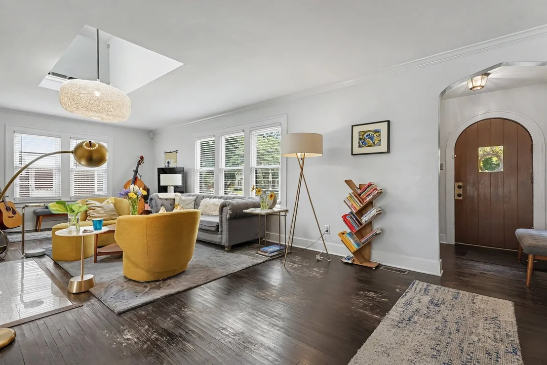 Photo of 1009 John Street