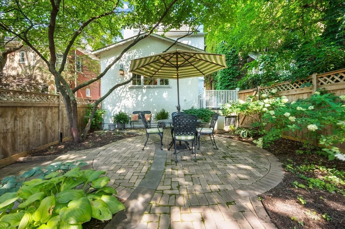 Photo of 837 W Junior Terrace