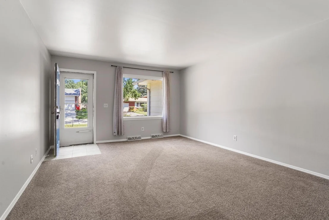 Photo of 2305 GLENOAK Drive
