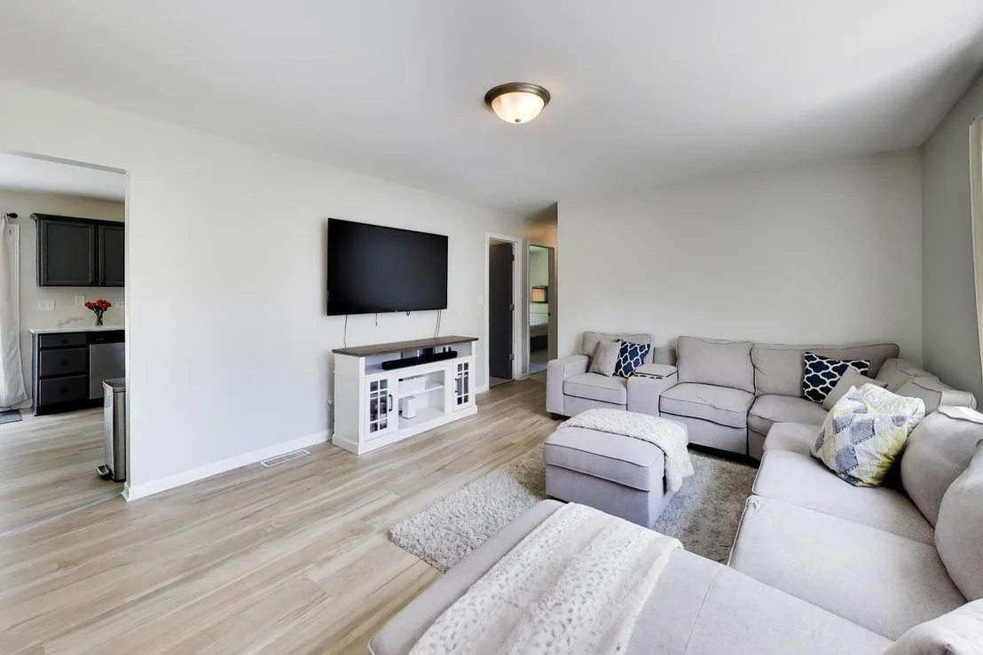 Photo of 5418 Hillside Drive