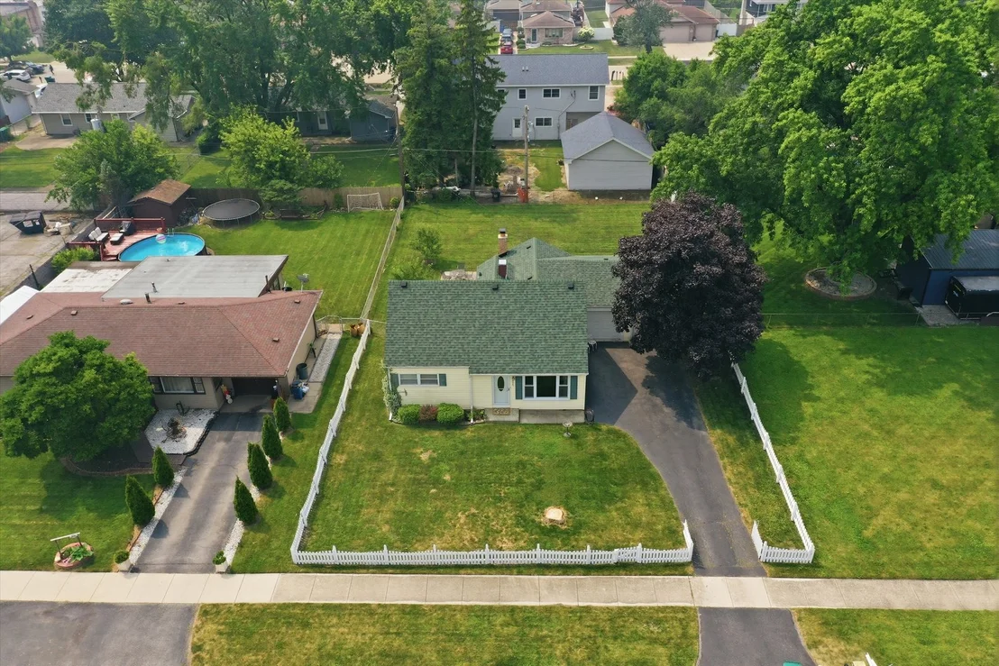 Photo of 4847 W 84th Place