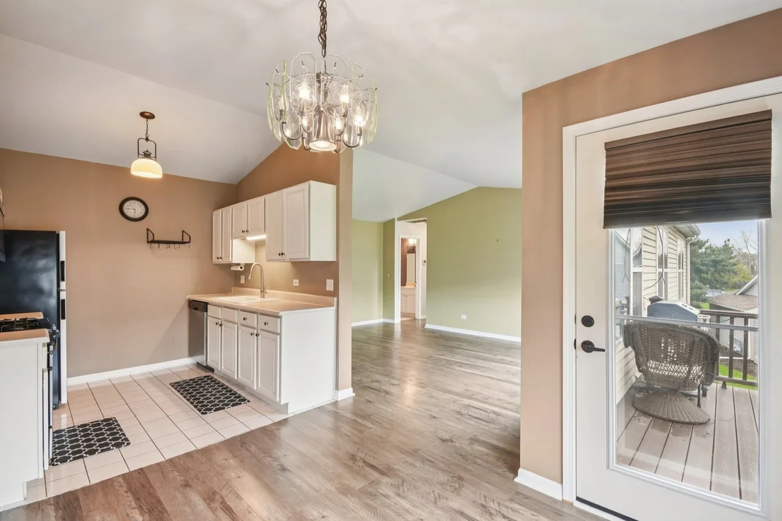 Photo of Unit D at 402 Woodview Circle