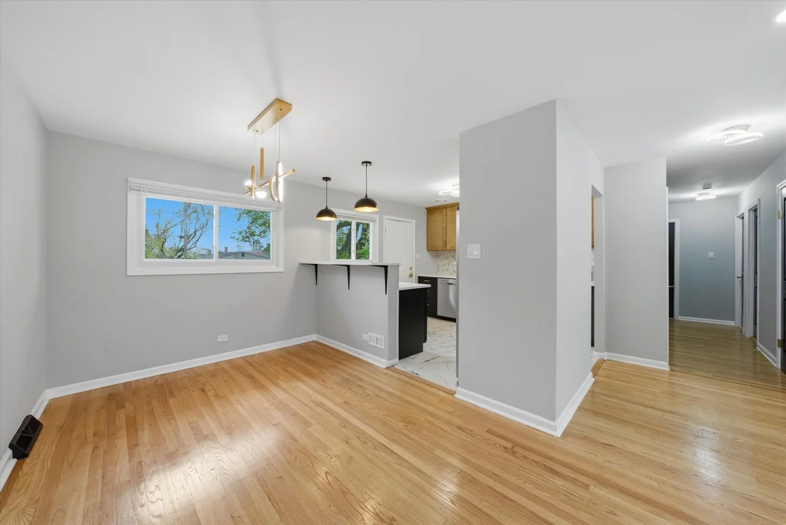 Photo of 16611 Marshfield Avenue