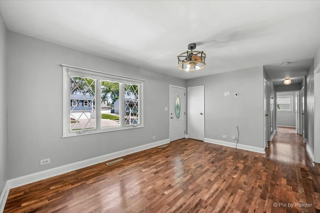 Photo of 303 Mark Avenue