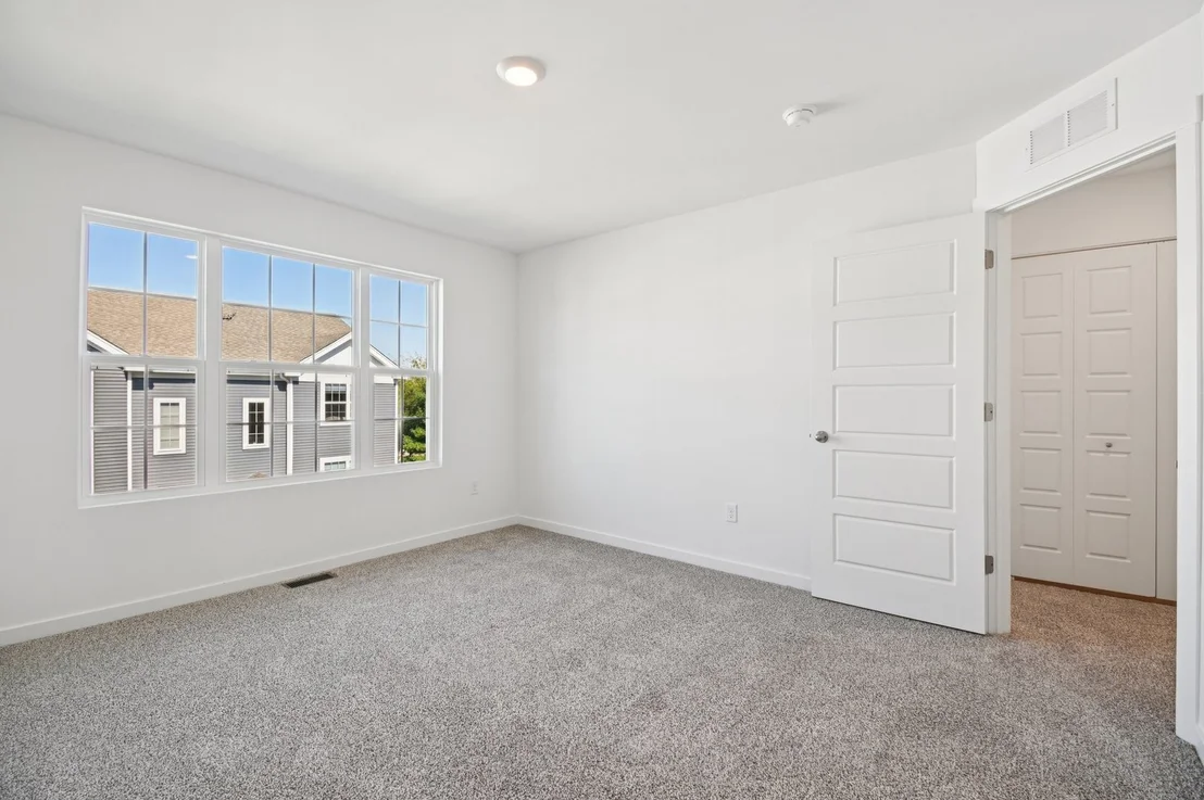 Photo of 1299 Foxglove Drive