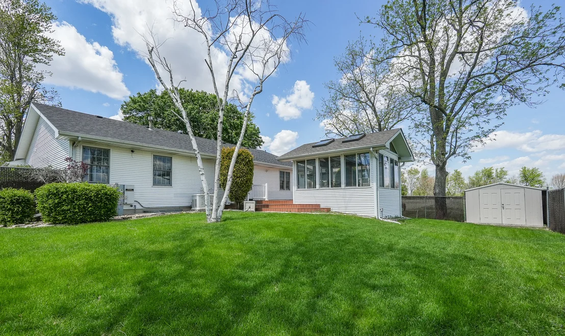 Photo of 671 Diversatech Drive N
