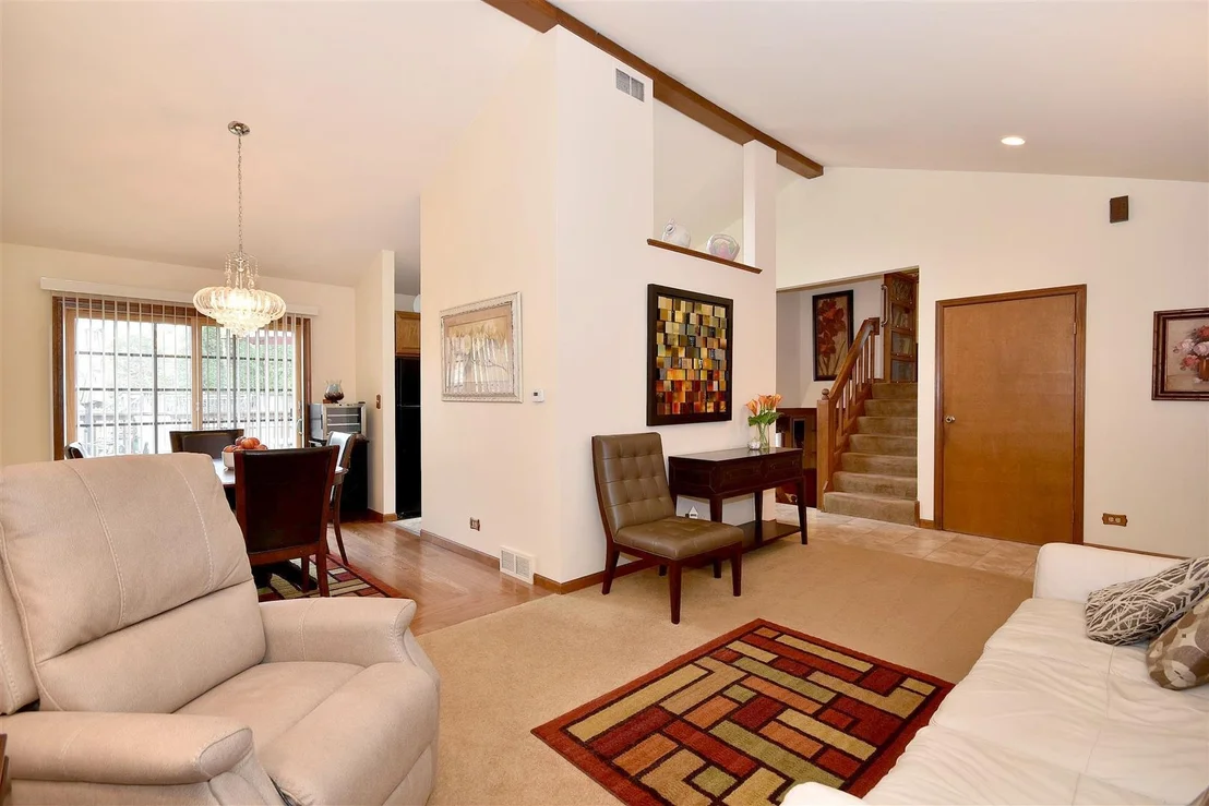 Photo of 206 VILLAGE Road