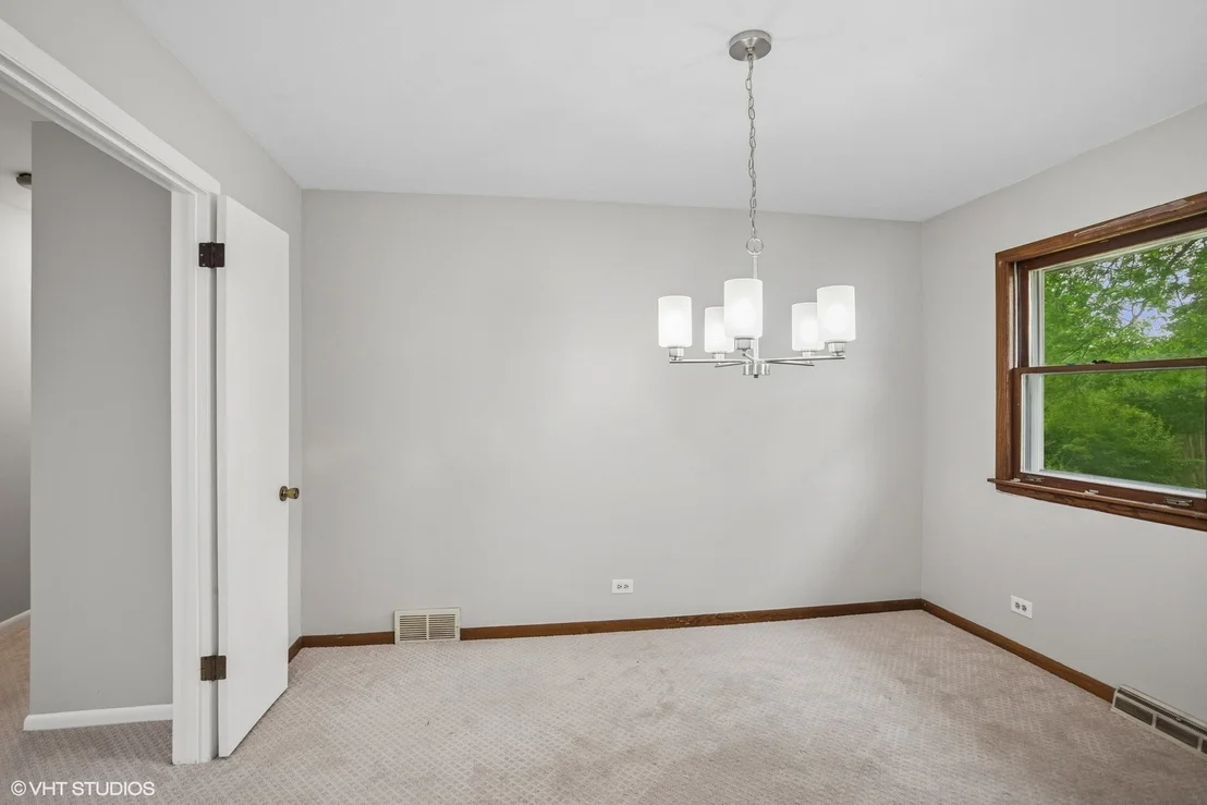 Photo of 33 W Wise Road