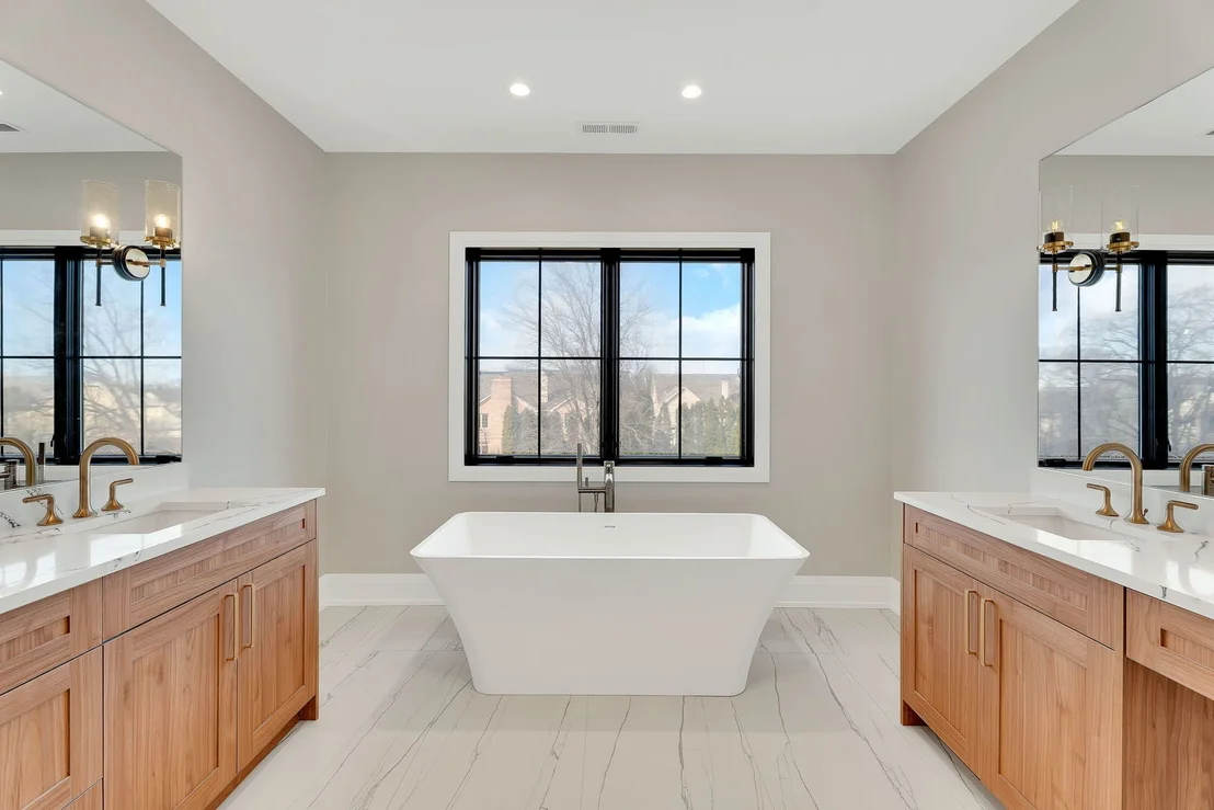 Photo of 2410 White Oak Drive