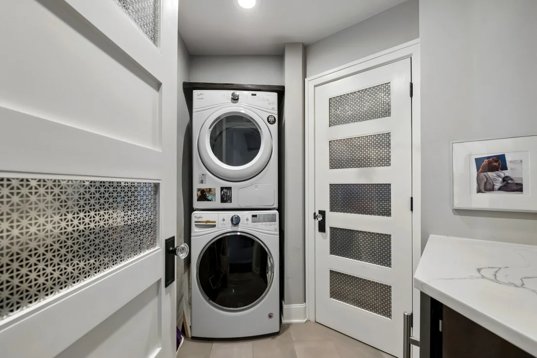 Photo of Unit 2A at 936 W MADISON Street