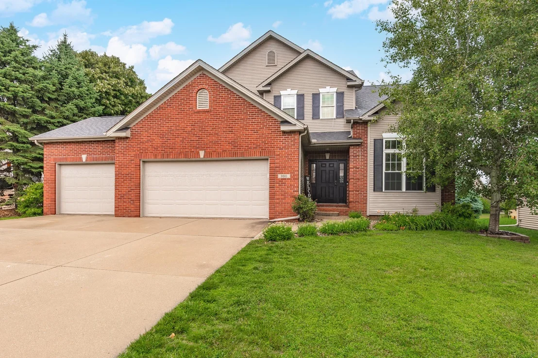 Photo of 980 Balsam Road