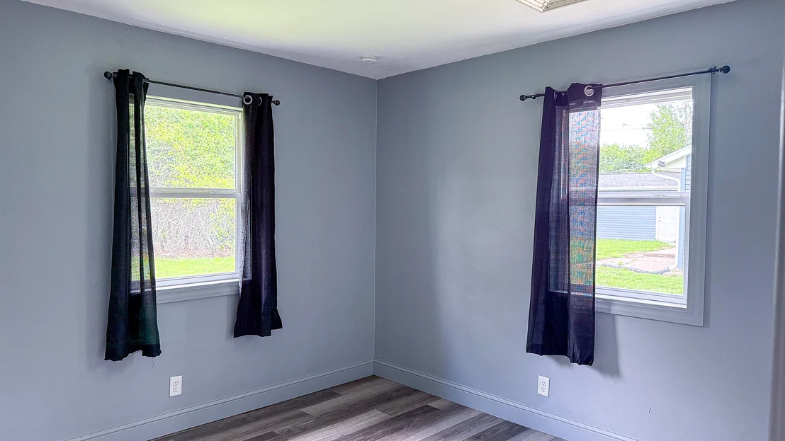 Photo of 1320 Hedge Road