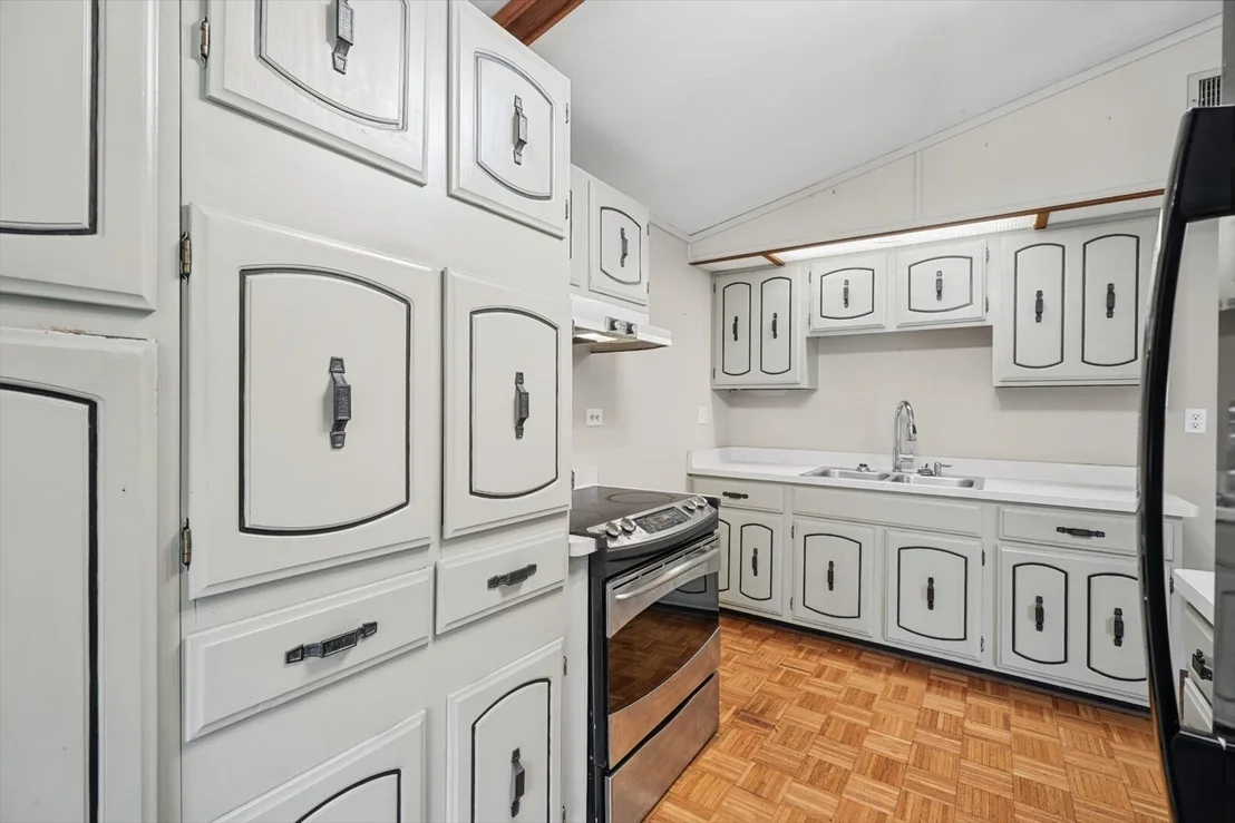 Photo of 814 Pinecrest Drive