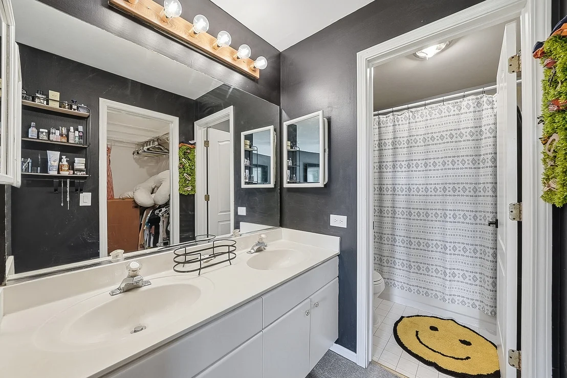 Photo of 489 Banyan Tree Lane