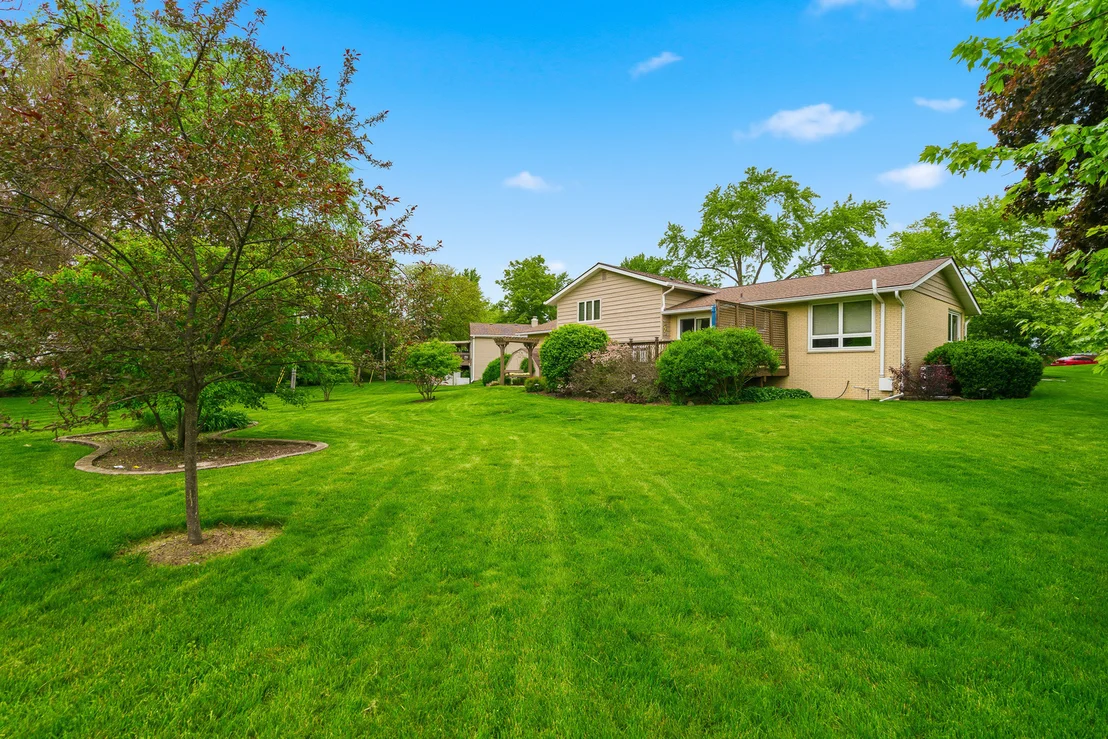 Photo of 1107 VALLEY Lane