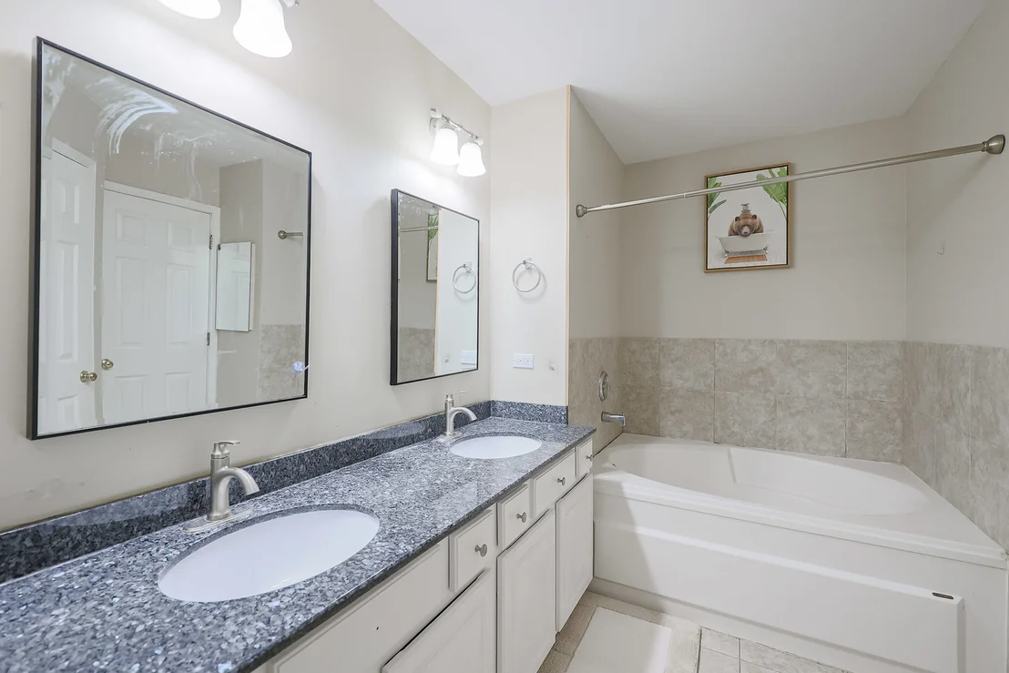 Photo of 270 Manor Drive