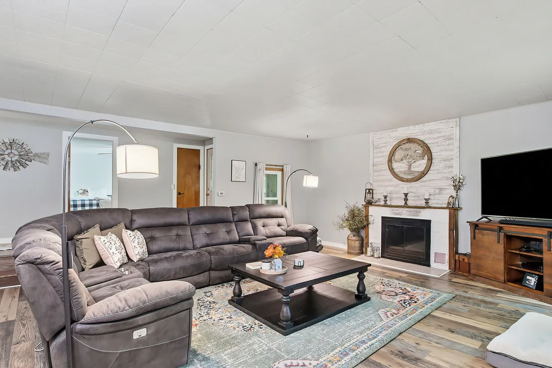 Photo of 33834 Hillcrest Drive