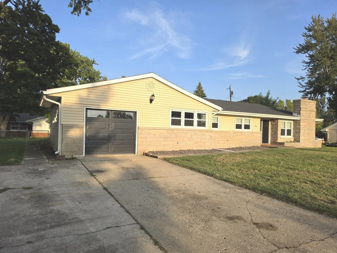 Photo of 906 Snyder Drive