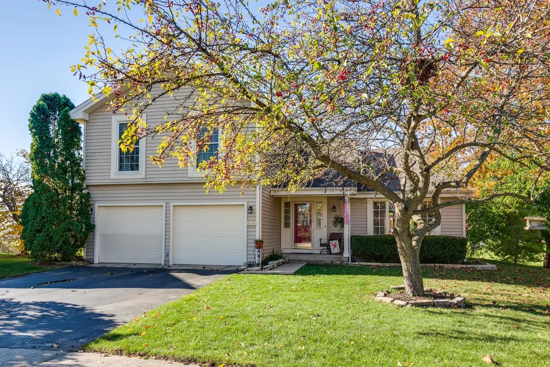 Photo of 856 Pin Oak Circle