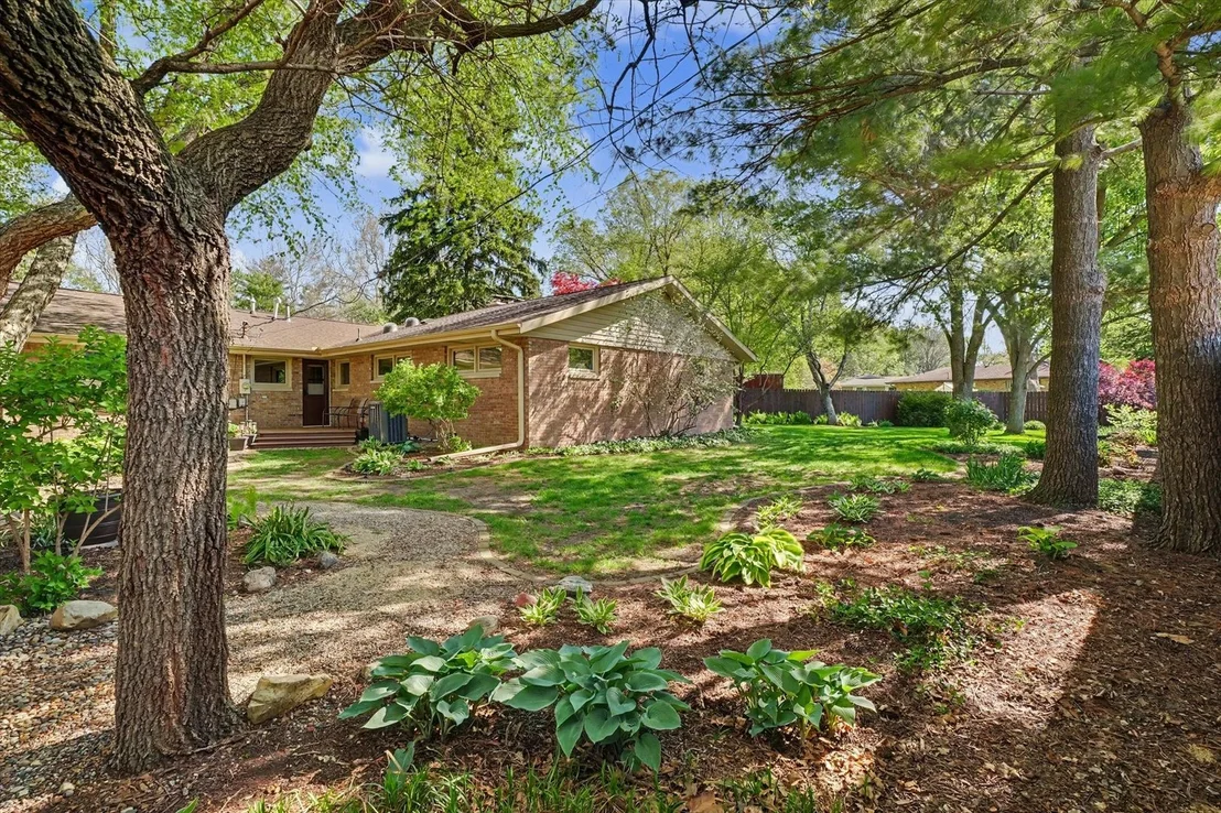Photo of 1115 Foothill Drive