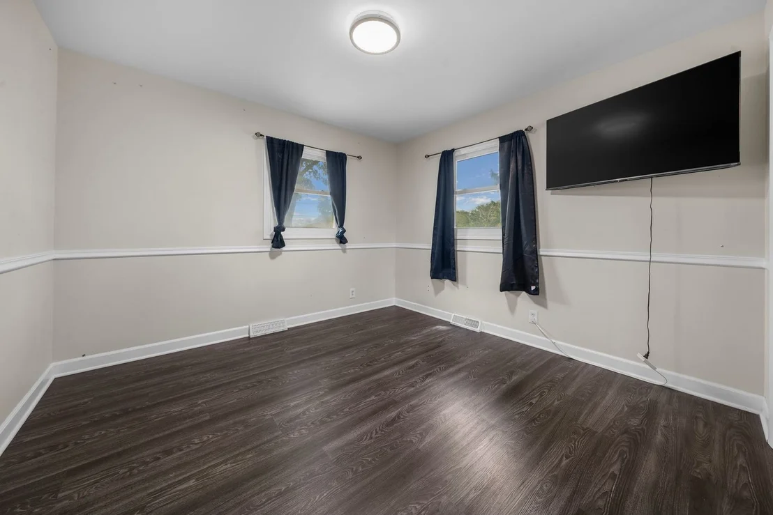 Photo of 960 Becker Lane