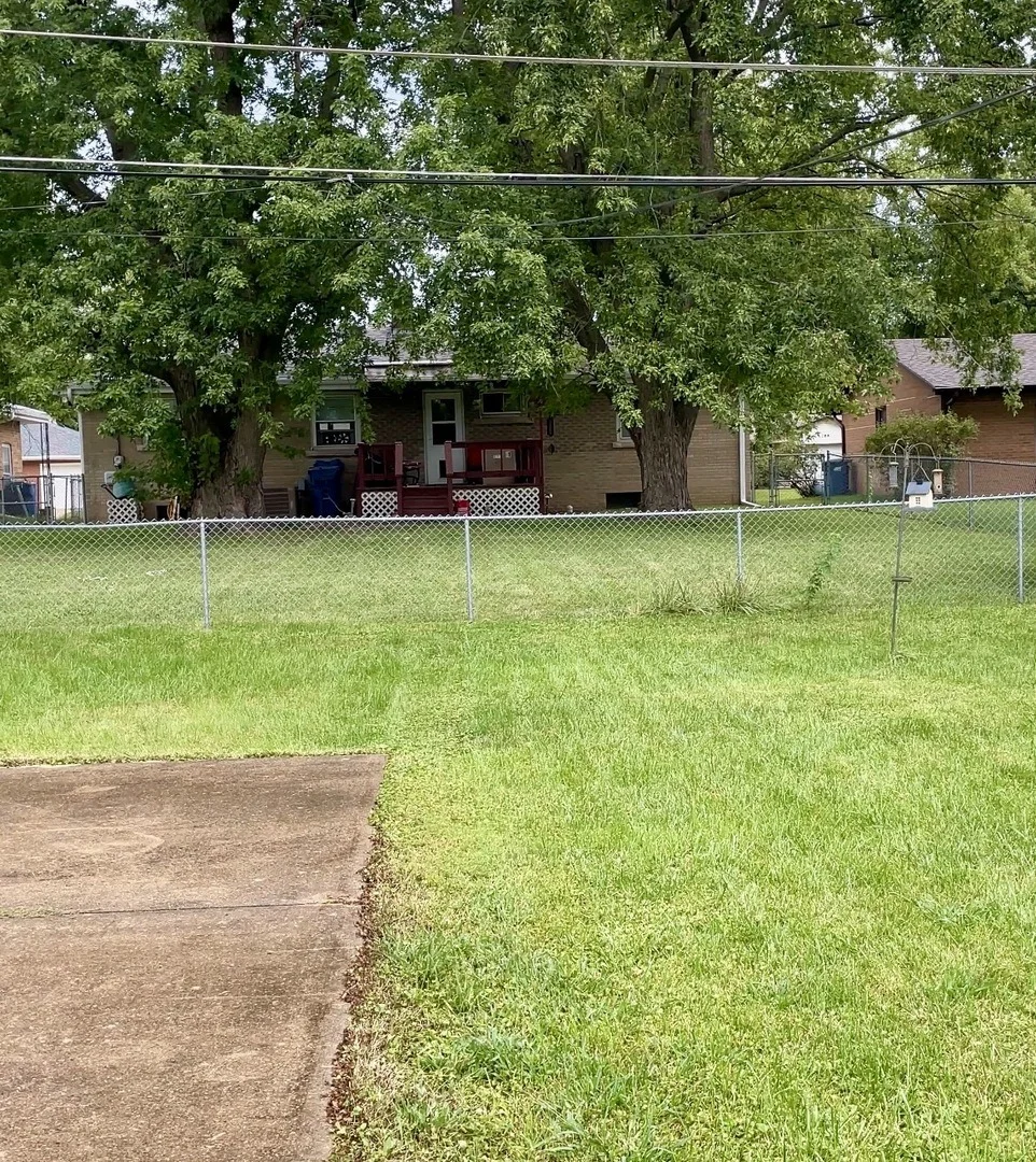 Photo of 296 N Levasseur Avenue