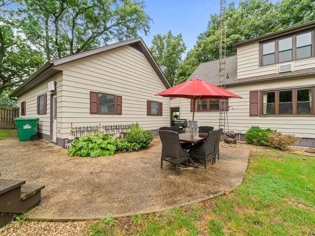 Photo of 110 N Maple Avenue
