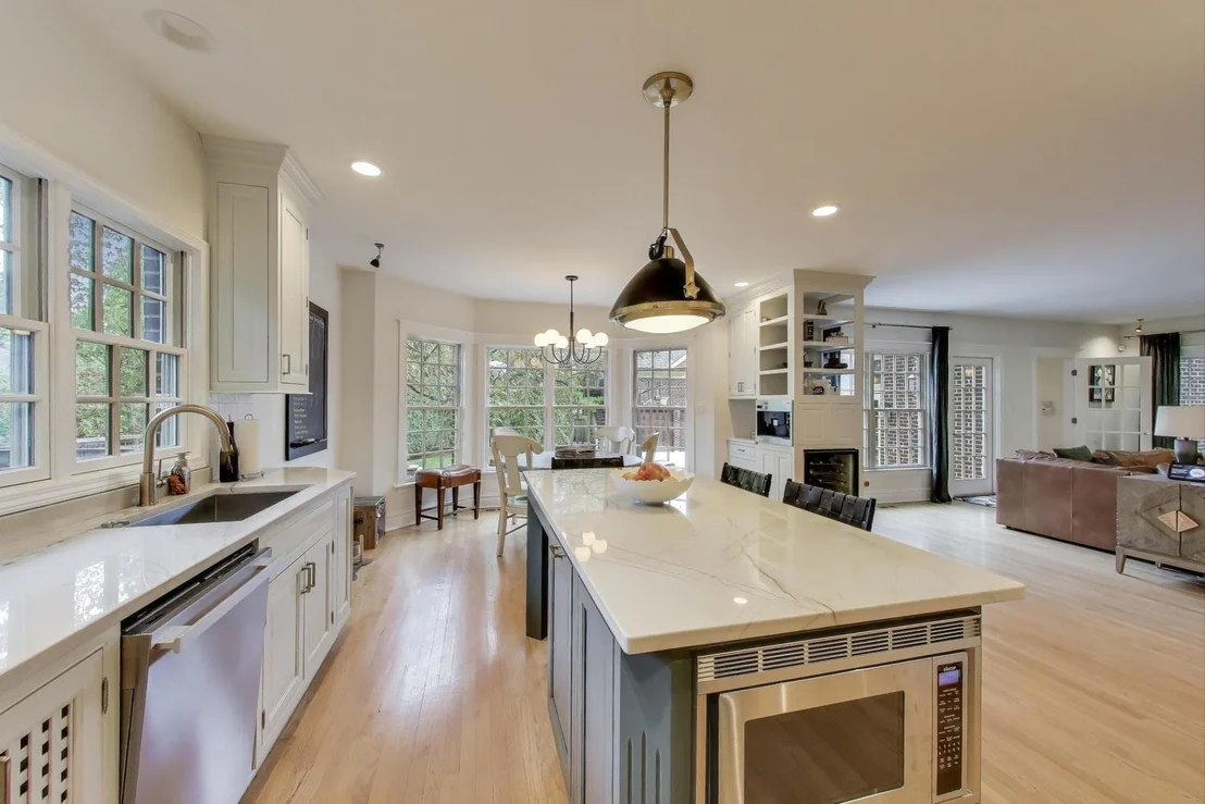 Photo of 547 JACKSON Avenue