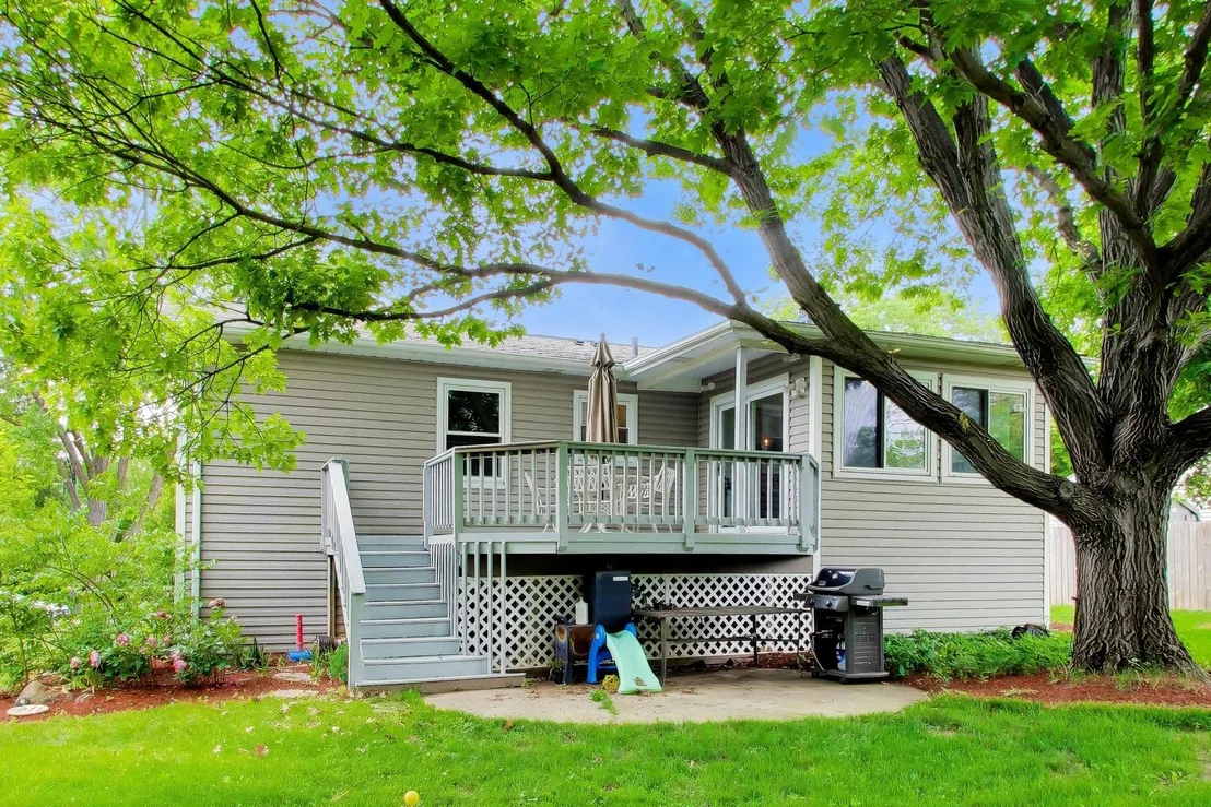 Photo of 2167 Midhurst Road