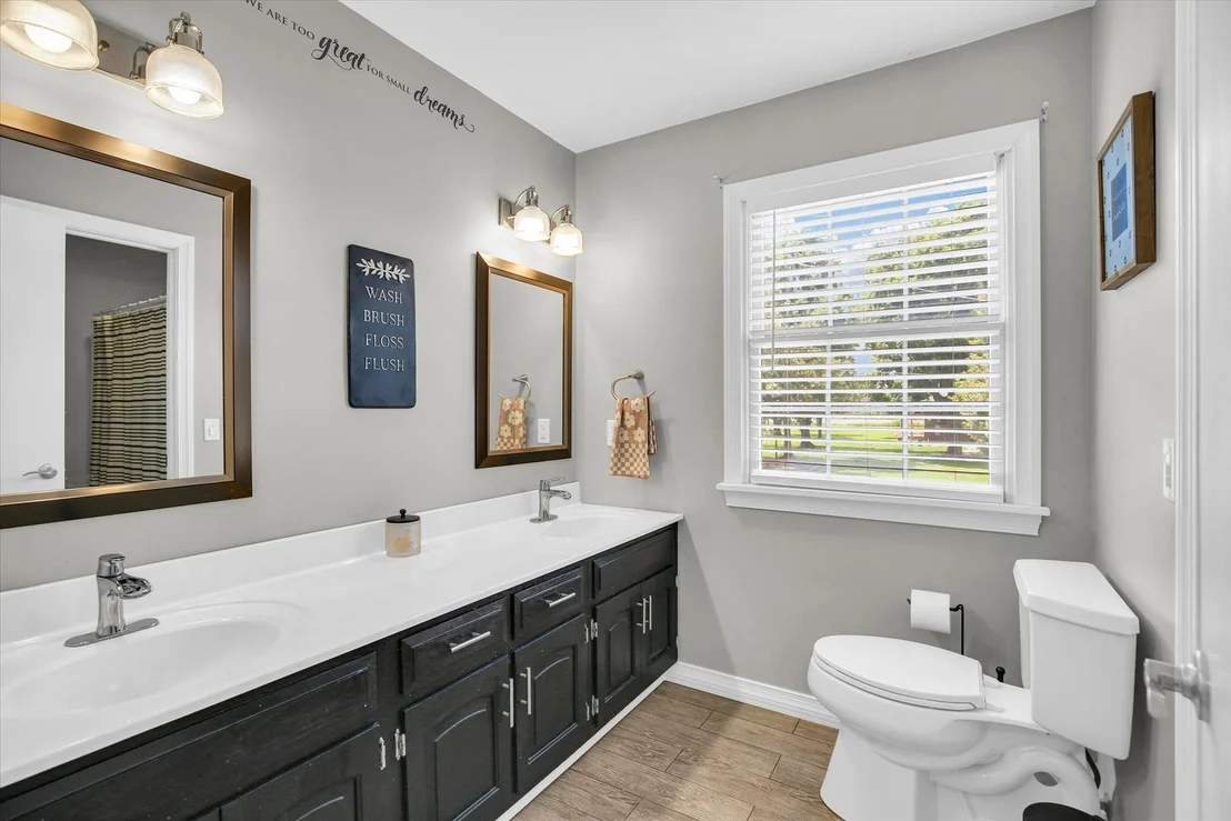 Photo of 1104 PARKSIDE Drive