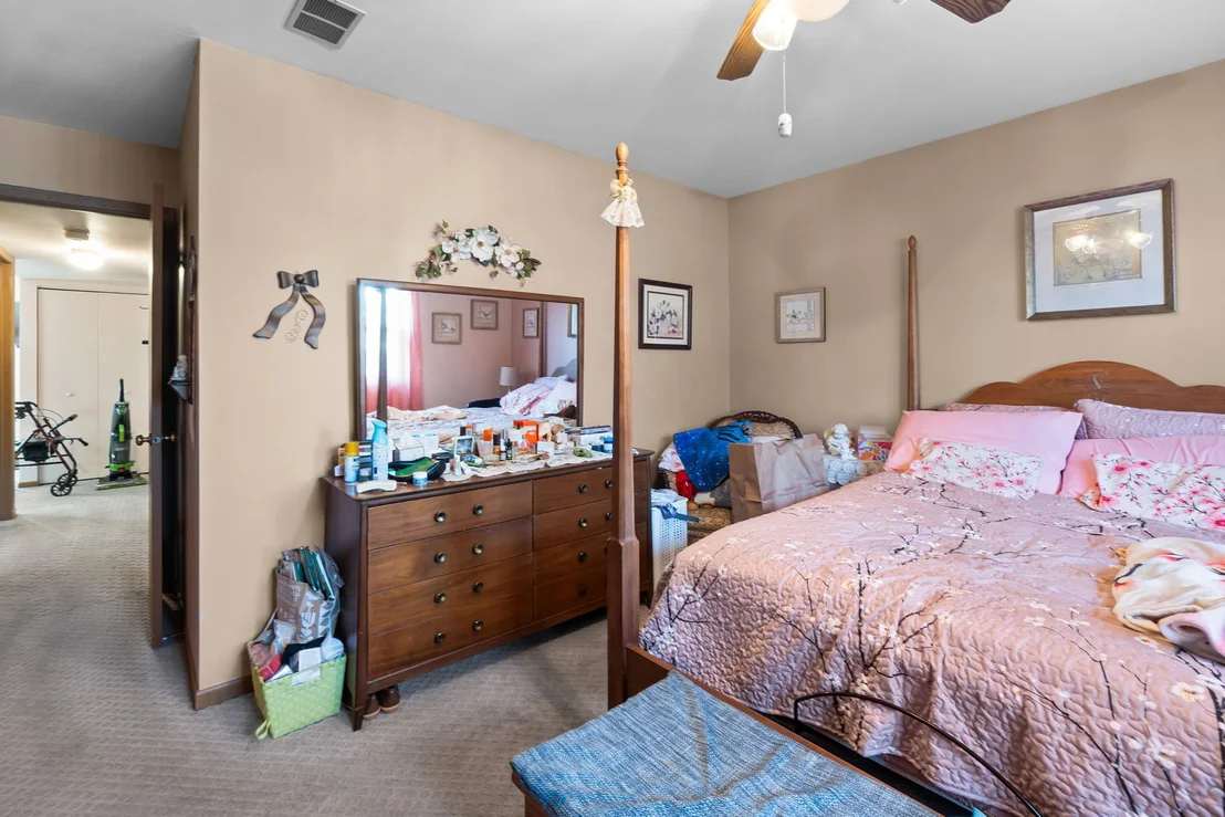 Photo of 715 Thoreau Drive