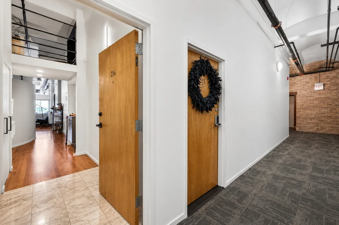 Photo of Unit 216 at 1000 W WASHINGTON Boulevard