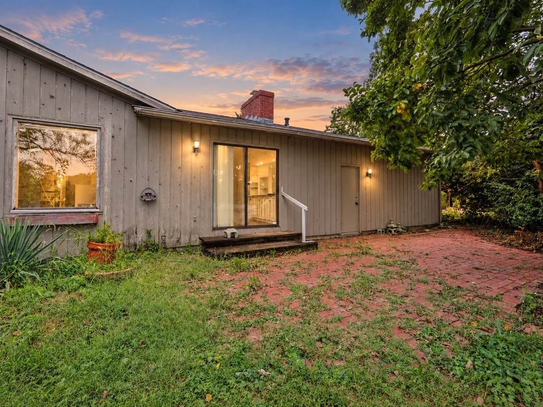 Photo of 1913 Moraine Drive
