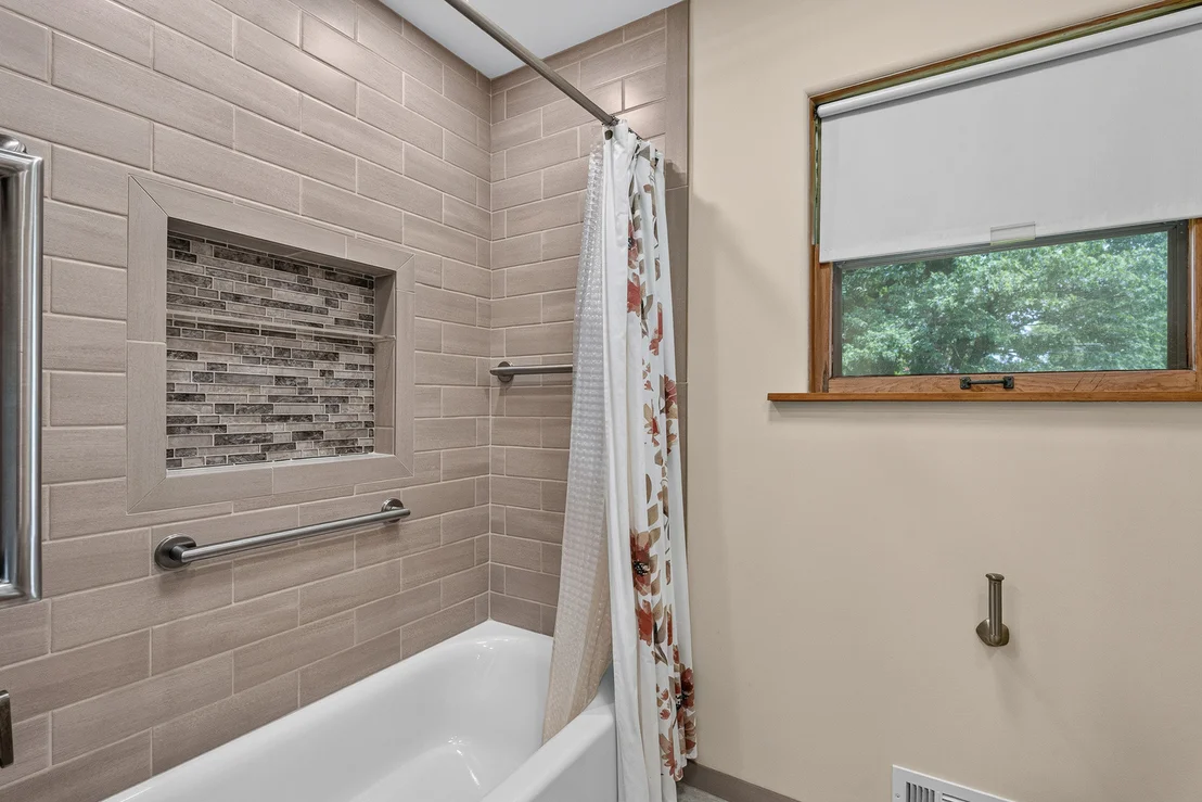 Photo of 3300 Pinecrest Drive