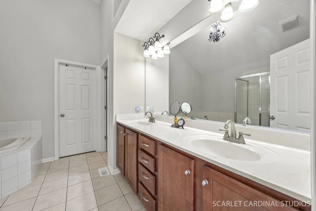 Photo of 208 Amherst Court