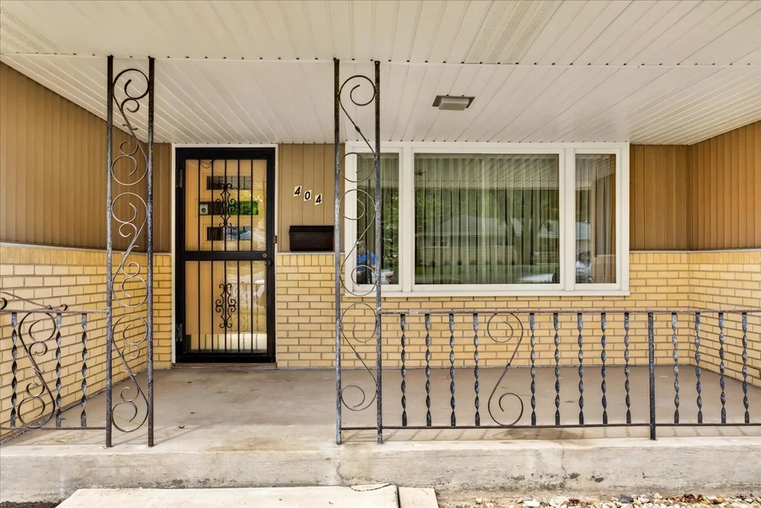 Photo of 404 Fairview Boulevard
