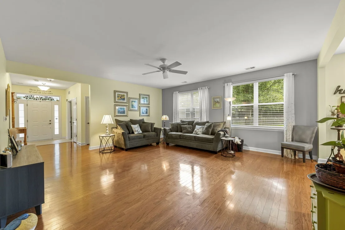 Photo of 784 Bellevue Circle